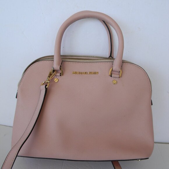 MICHAEL KORS SAFFIANO LEATHER CINDY DOMED SATCHEL LIGHT PINK - Picture 1 of 8